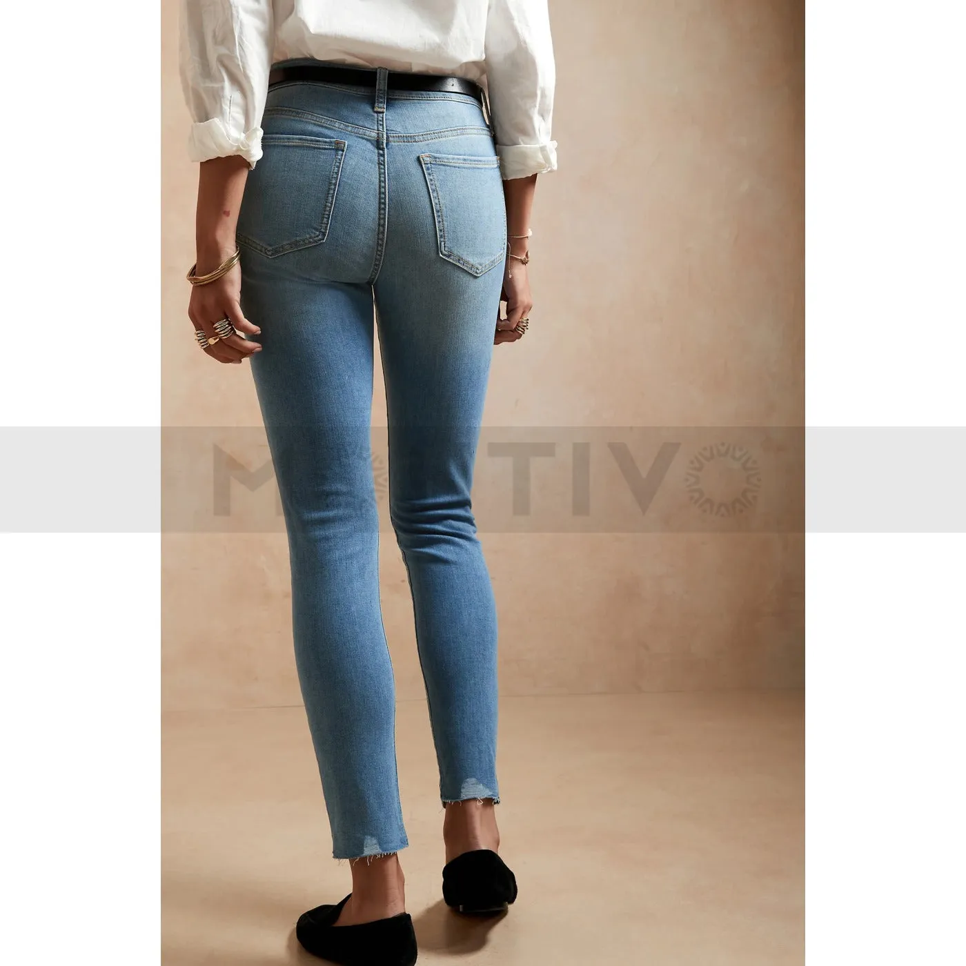 BR Mid Rise Skinny Ripped Jeans