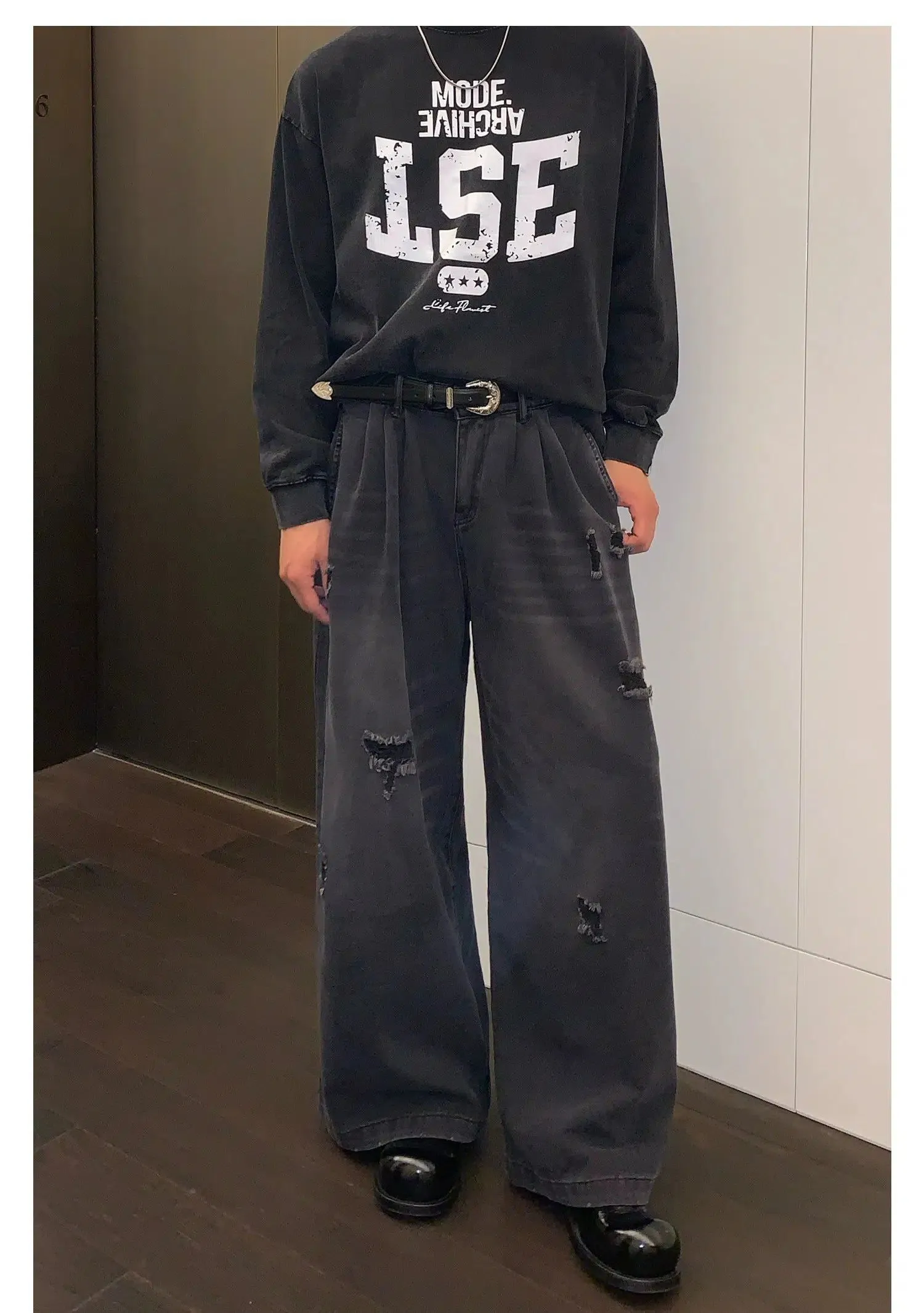 Cui Faded Ripped Pattern Jeans