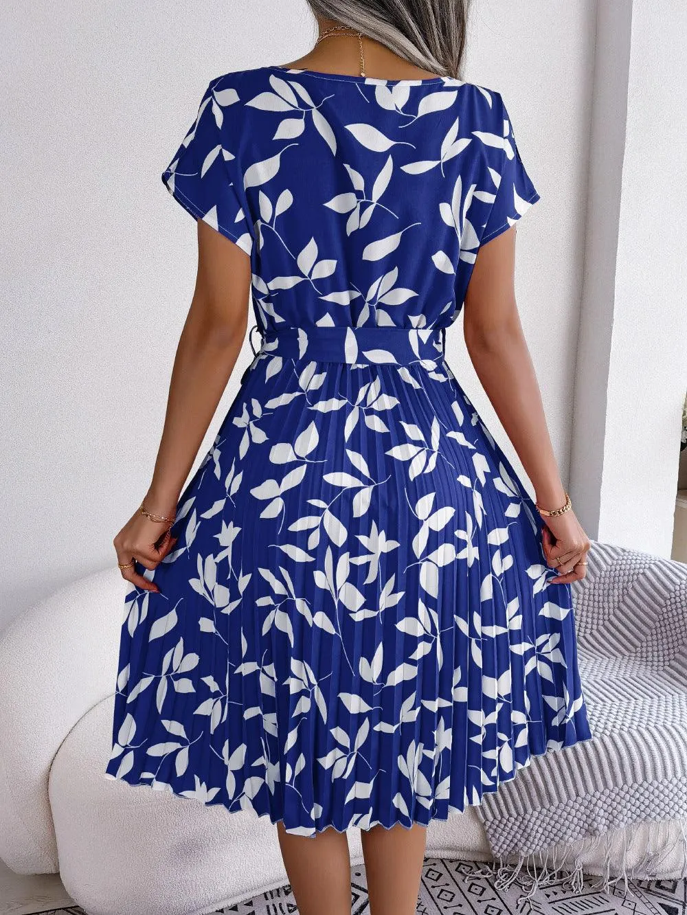 Round Neck Short Sleeve Pleated Dress