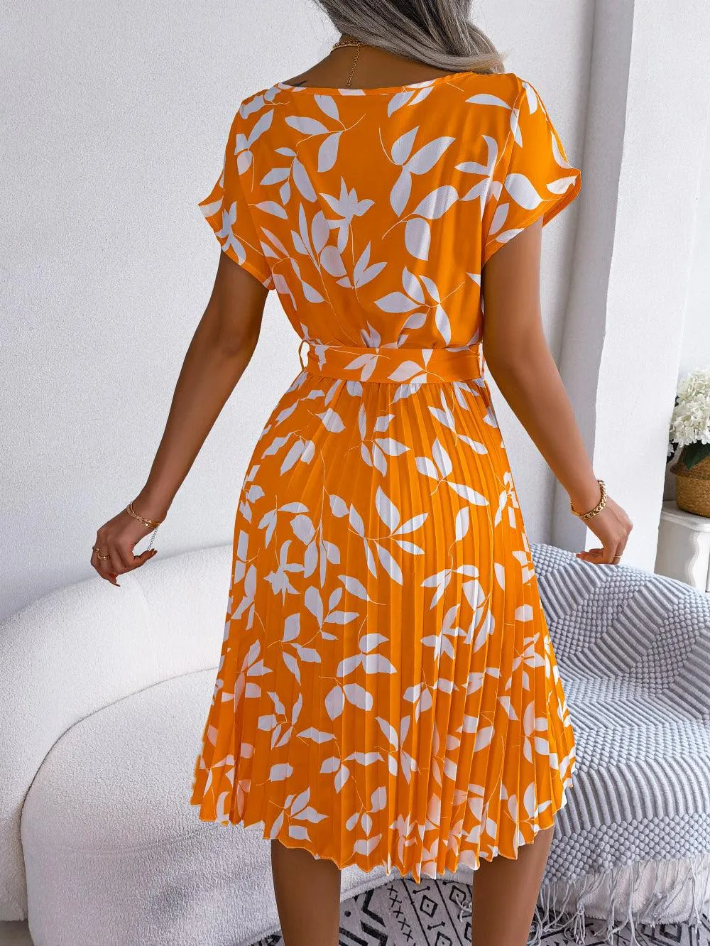 Round Neck Short Sleeve Pleated Dress