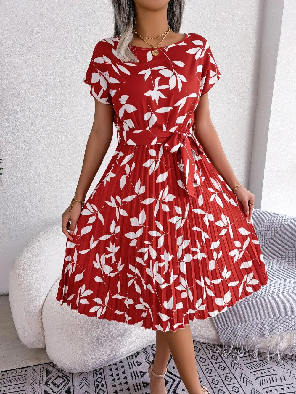 Round Neck Short Sleeve Pleated Dress