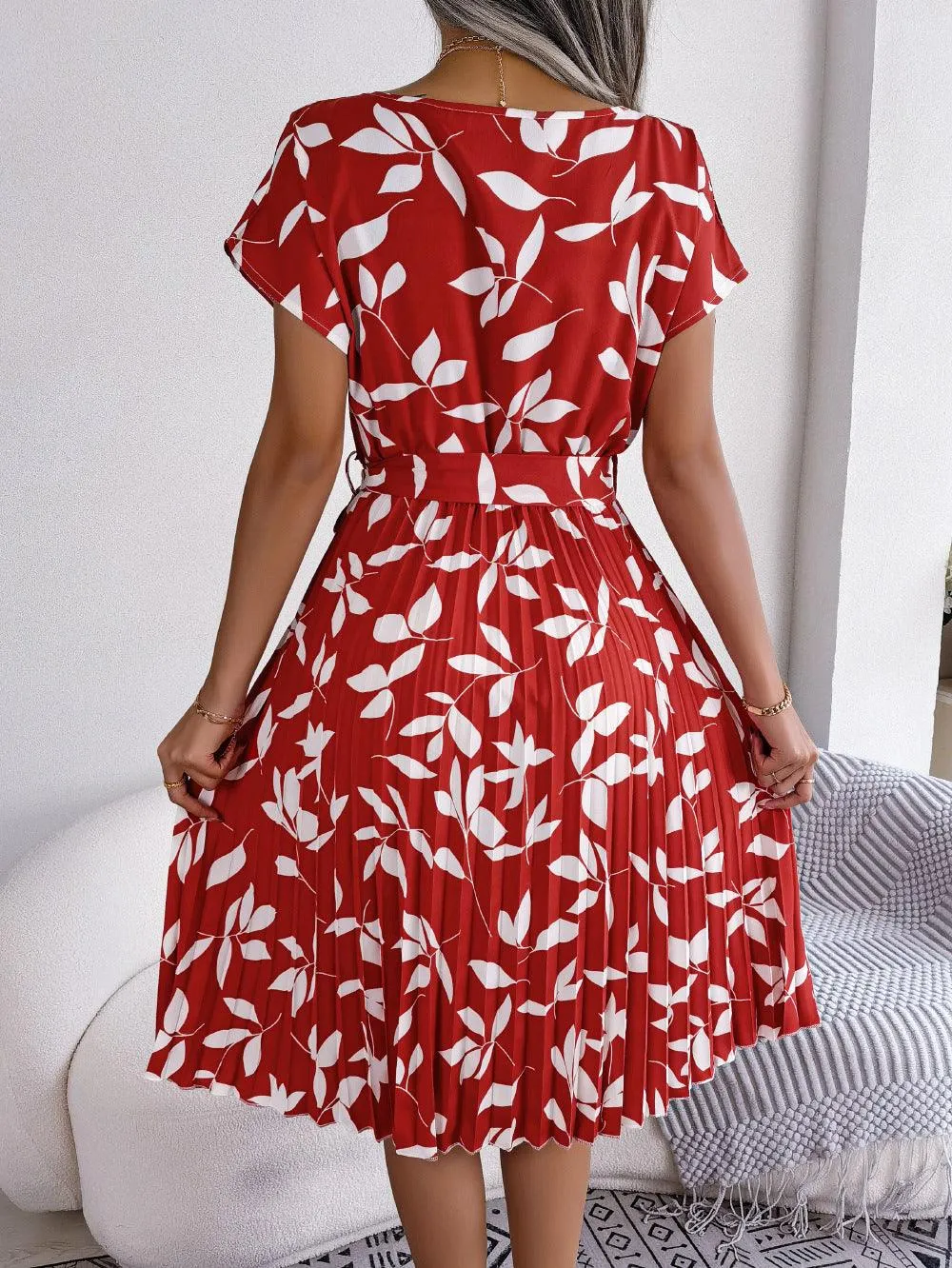 Round Neck Short Sleeve Pleated Dress